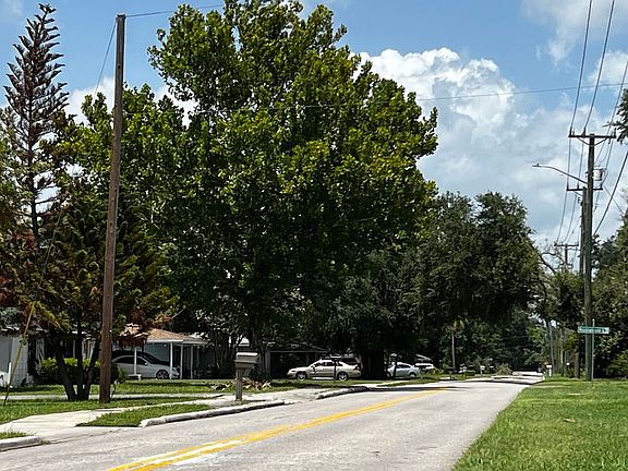 4th image of 1921 Sylvester Rd