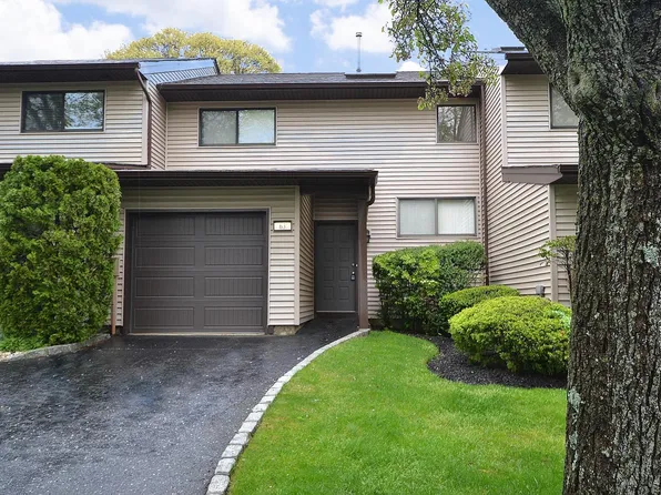 63 Northgate Circle, Melville, NY 11747