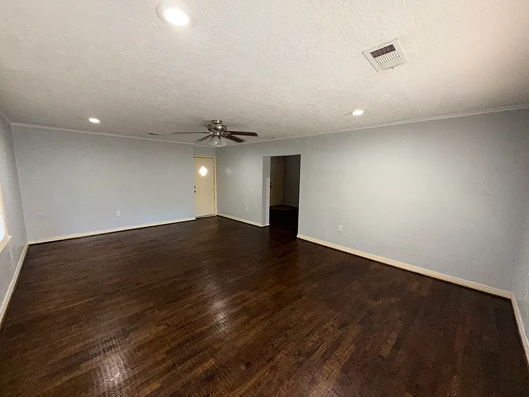 6202 Power Dr — Photo 3