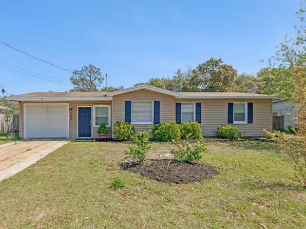 302 S 15th St, Fernandina Beach, FL 32034