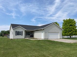 6 Blue Mill Rd, Kearney, NE 68847