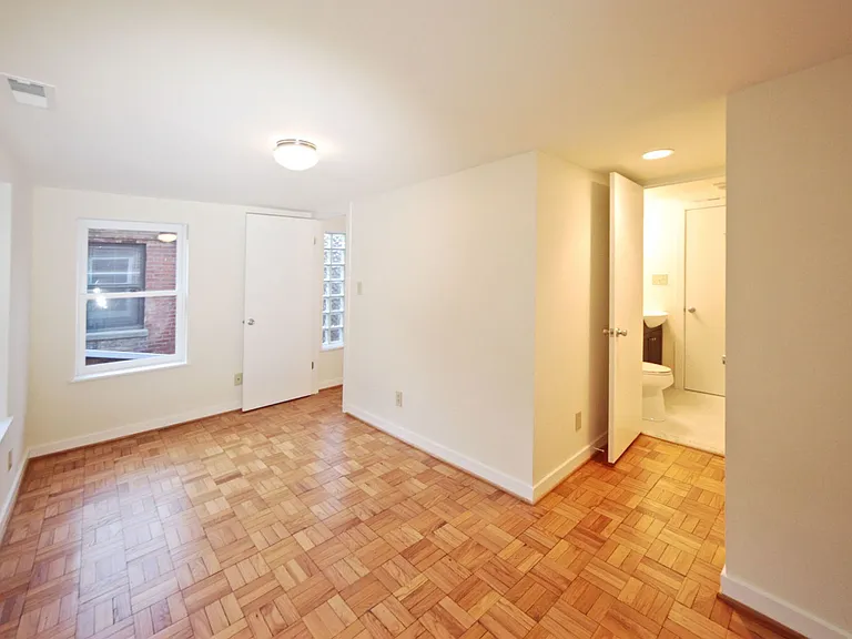 1221 N Street, NW — Photo 9