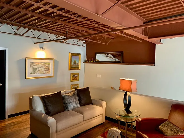 520 Seneca St — Photo 54