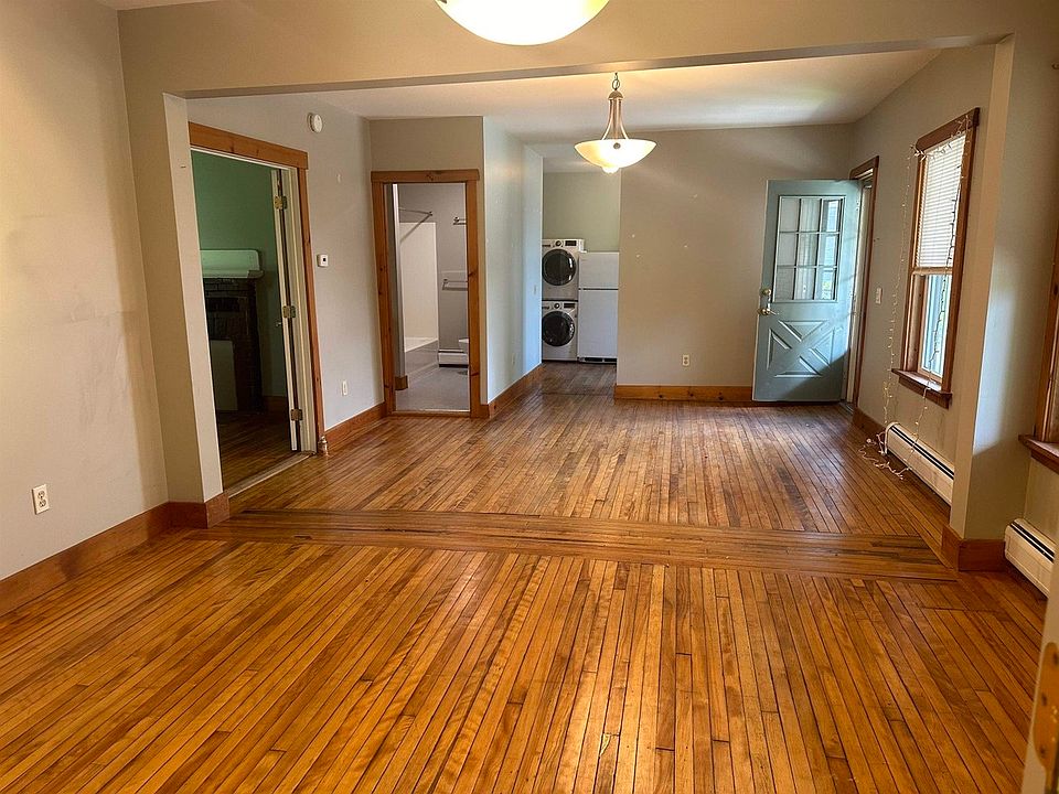 Living room (looking north)