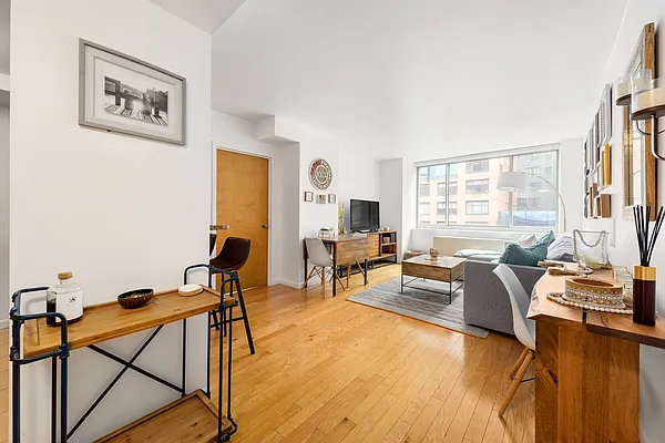 Rented by Douglas Elliman | media 26