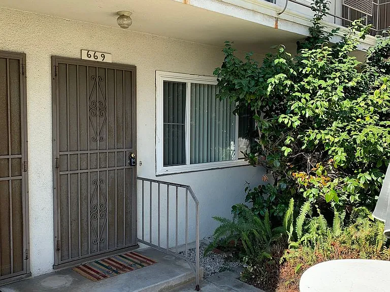 657 671 1/2 Ave #1 — Photo 3
