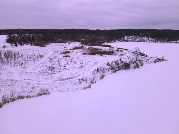 4th image of E Howe Rd