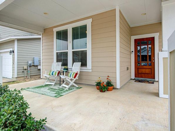300 La Escalera Dr, Leander, TX 78641