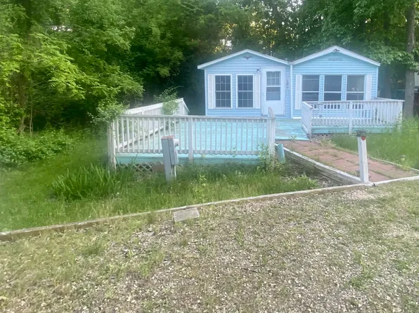 16/17 Woodhaven Dr E, Sublette, IL 61367