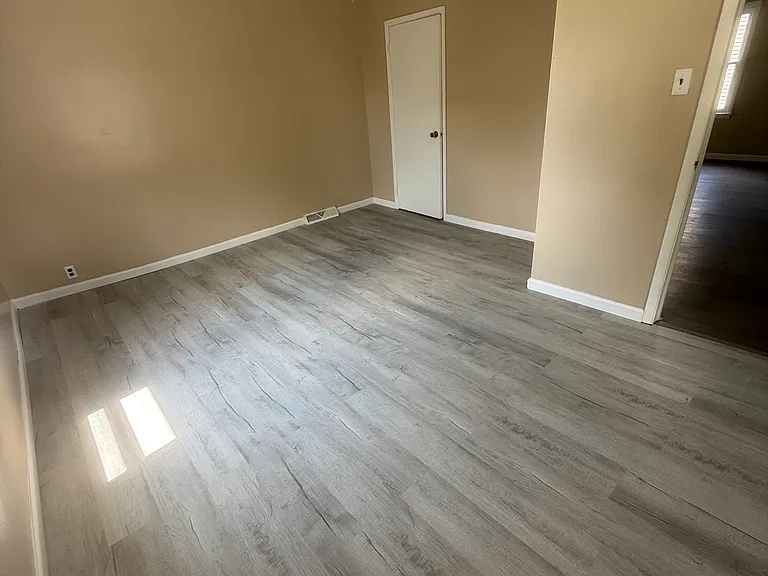 909 Parriott Ave — Photo 5