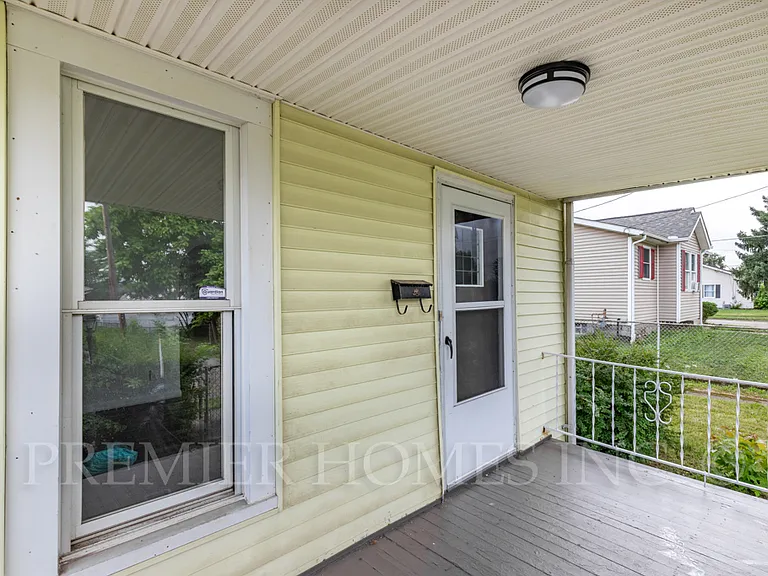 908 7th St NE — Photo 13