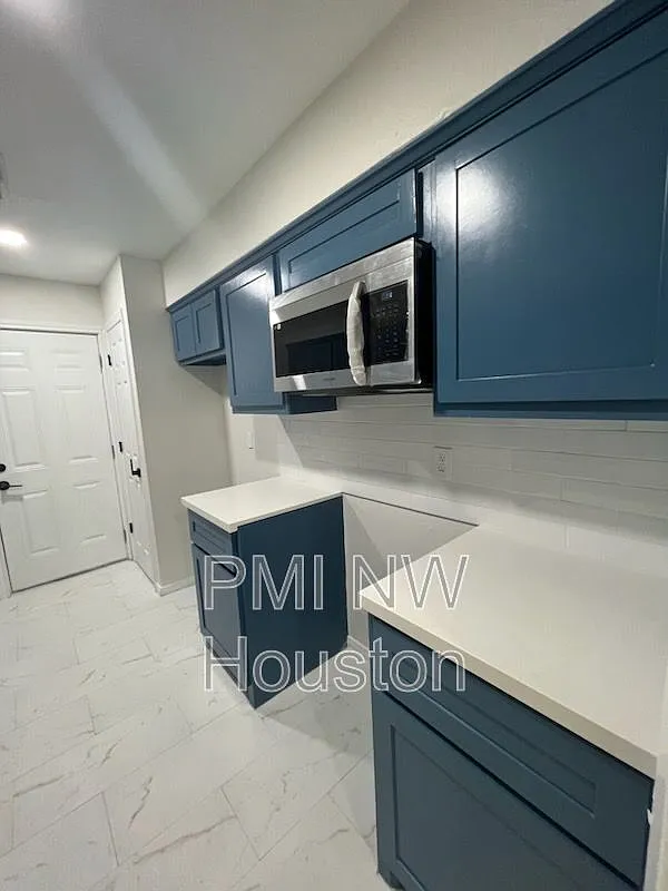 2 bed, 2.0 bath, 1036 sqft, $1,400 — Photo 2
