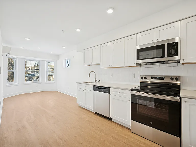 3413 N 19th St #3F — Photo 3