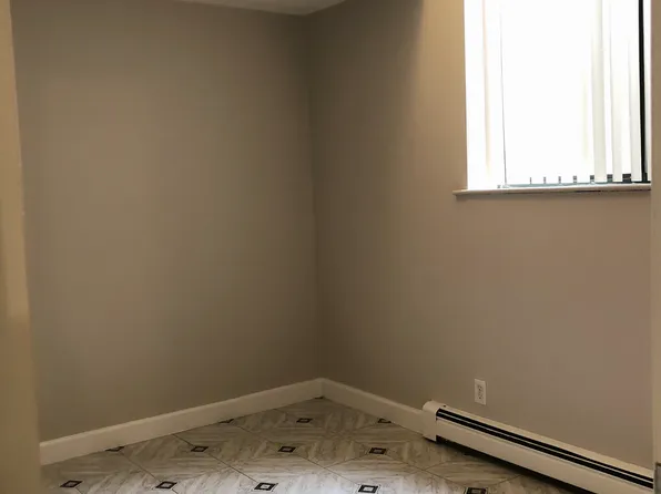 122 Elizabeth Street image 7 of 12