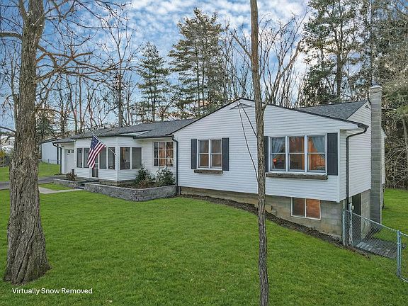 3rd image of 2115 Lamb Rd NW