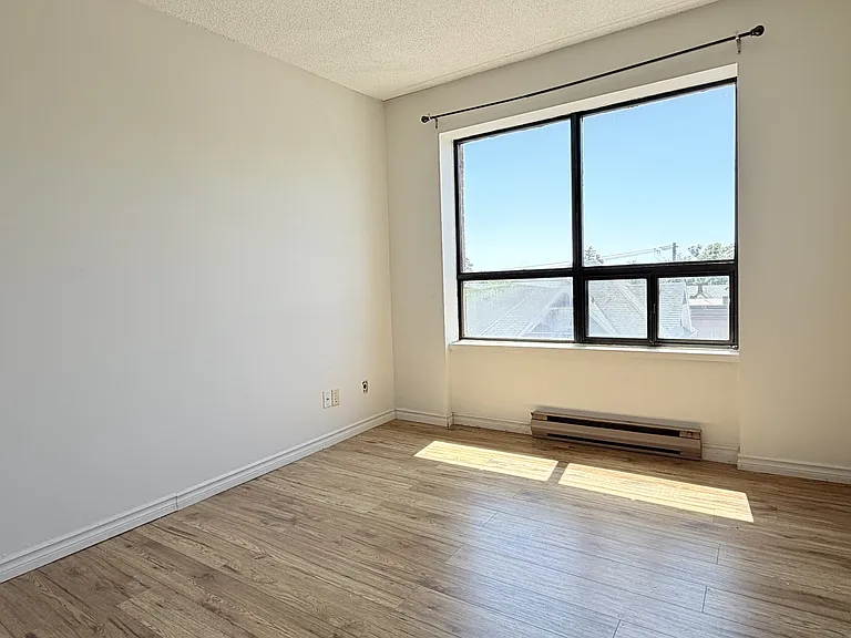 10 Pearl St W #204 — Photo 13