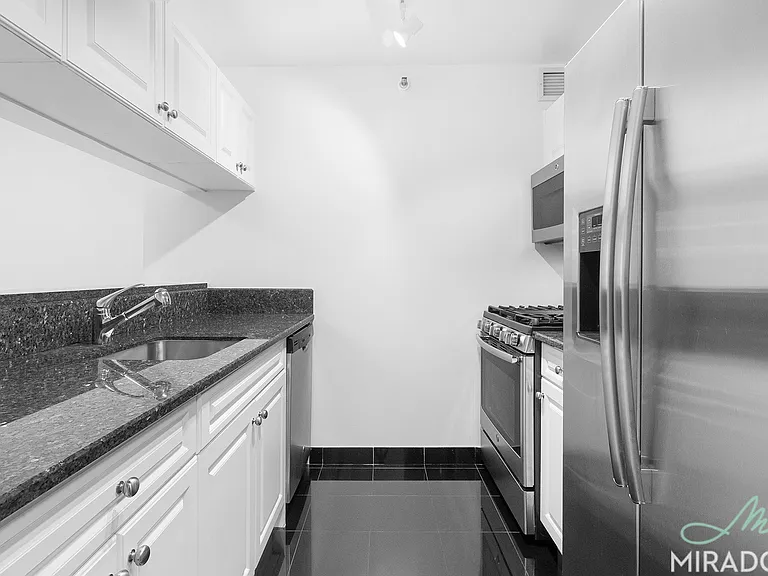 60 23rd St #505 — Photo 4