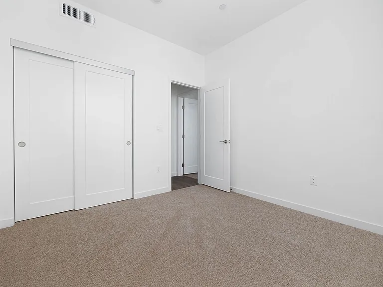 Raintree Court — Photo 19