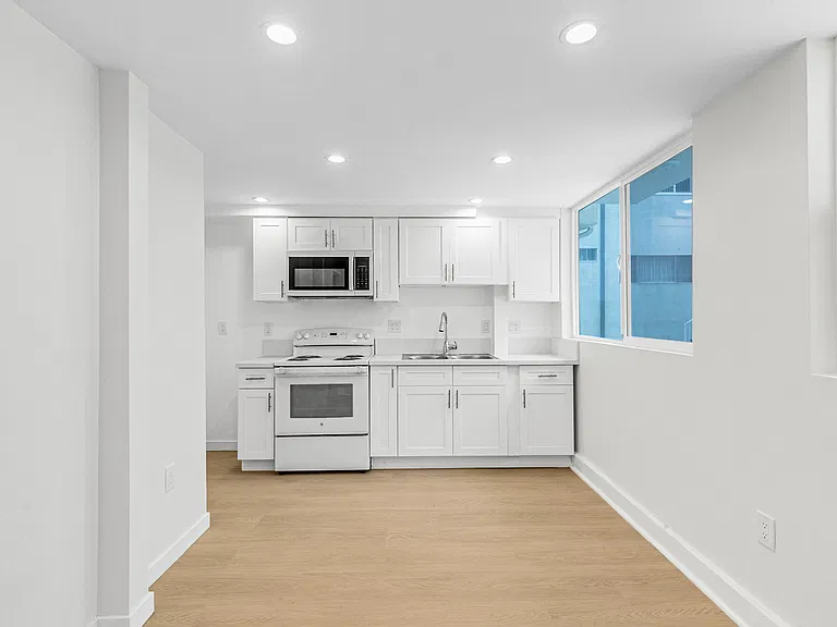 1144 S Wooster St #2 — Photo 3