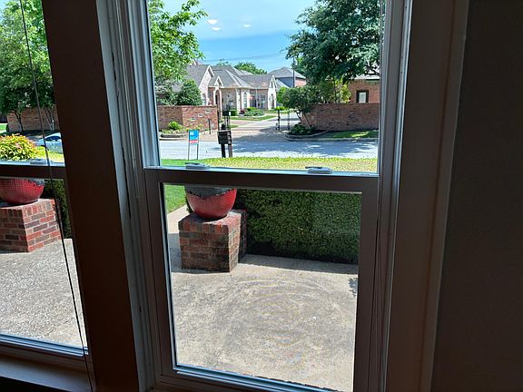 3rd image of 5004 Pershing Ave