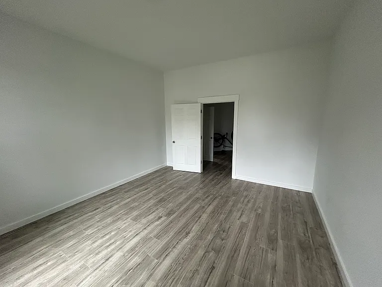 2400 N Sheridan Rd — Photo 4