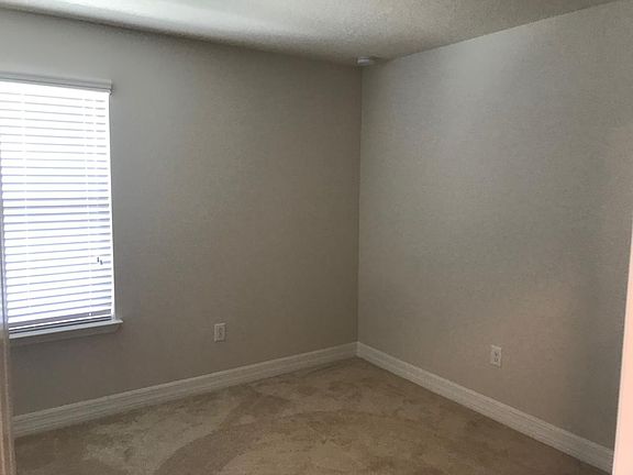 5th image of 2917 Windmill Dr