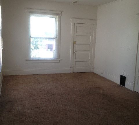 3rd image of 927 Goodhue Blvd