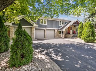 1388 Shadowa Rd, Mississauga, ON L5H 2N7