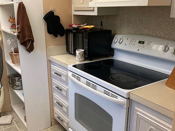 5th image of 3147 29th Ave N APT 201