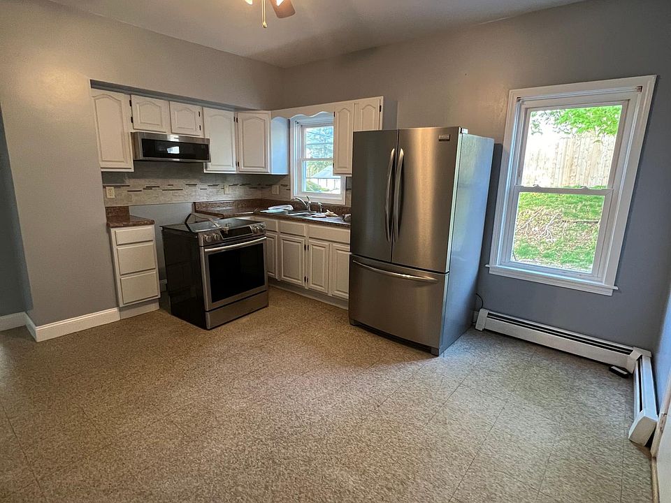 1st image of 38 Metcalf Ave APT 1