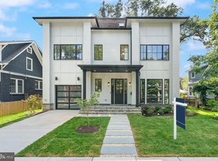 112 N Highland St, Arlington, VA 22201