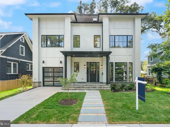 112 N Highland St, Arlington, VA 22201