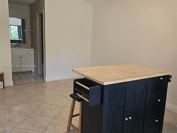 2nd image of 818 E Palm Run Dr #0