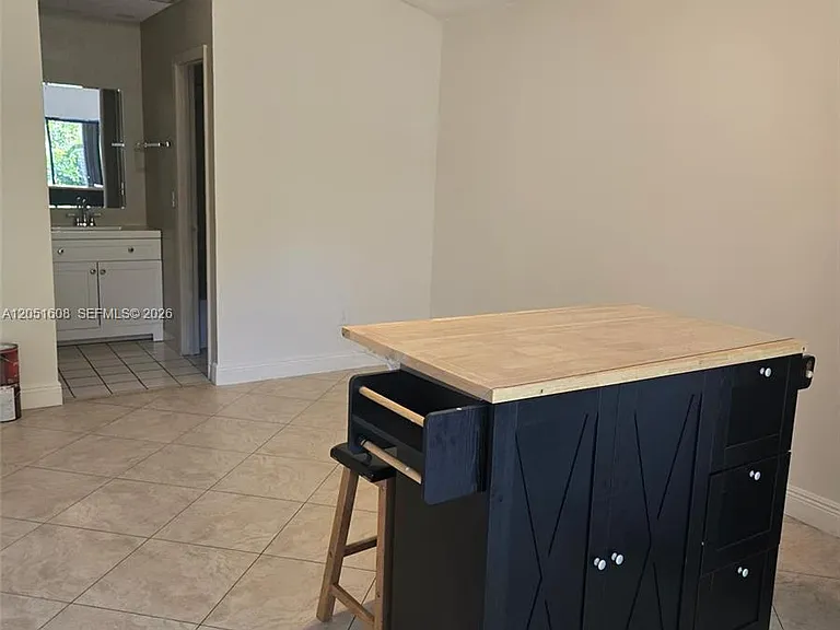 818 E Palm Run Dr #0 — Photo 2