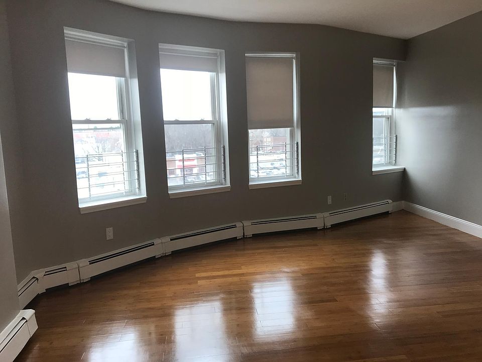 2nd image of 338 Warren St APT 6A