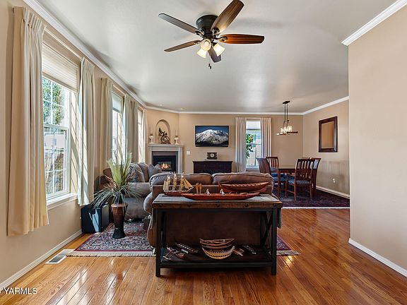 4th image of 3701 Fairbanks Ave APT F23