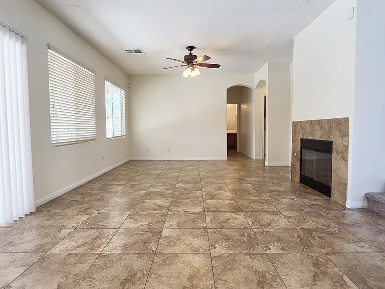 5516 Grey Pointe St — Photo 6