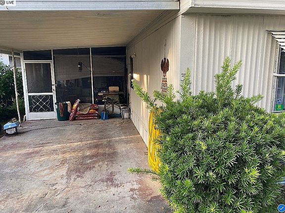 3rd image of 307 Magnolia Dr