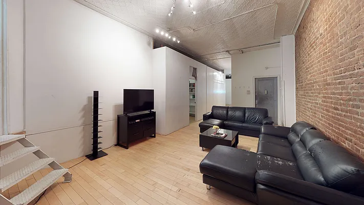 Rented by Flatiron Real Estate Advisors LLC | media 12