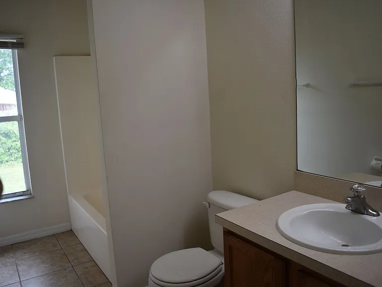 334 Bordeaux Ave NE — Photo 17