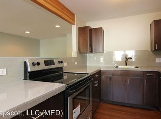 1530 SE Reedway St APT 1, Portland, OR 97202