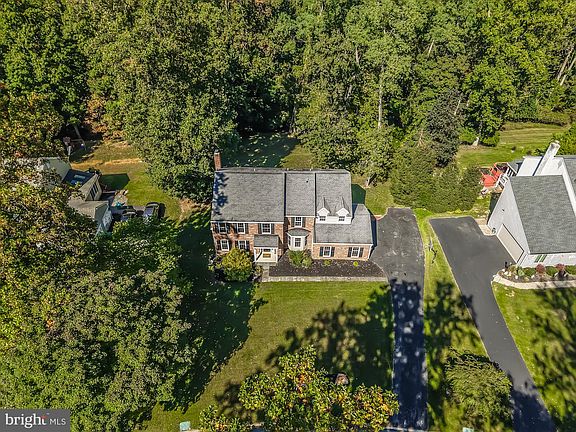 2nd image of 102 Honey Tree Ct