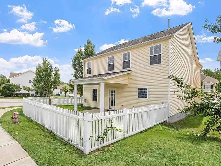 223 Station Dr — Photo 34