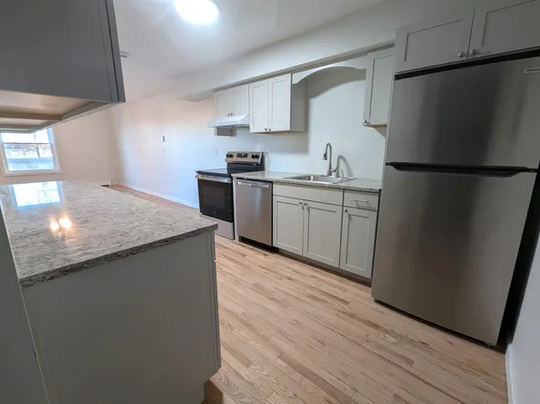 422 Woodward Rd #24, Providence, RI 02904