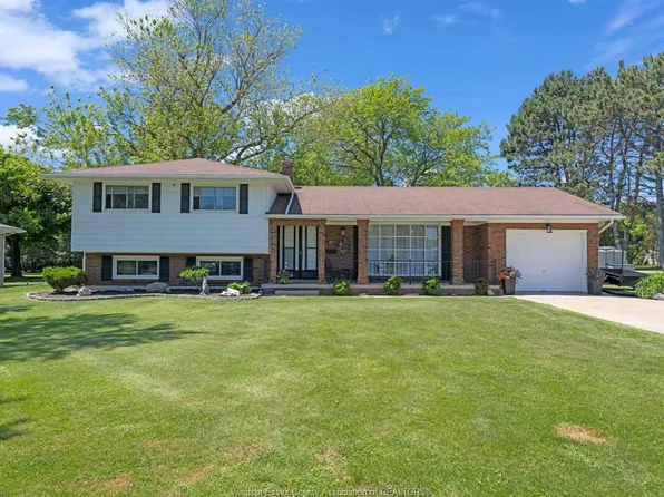 1517 Redwood Rd, Kingsville, ON N9Y 2V4