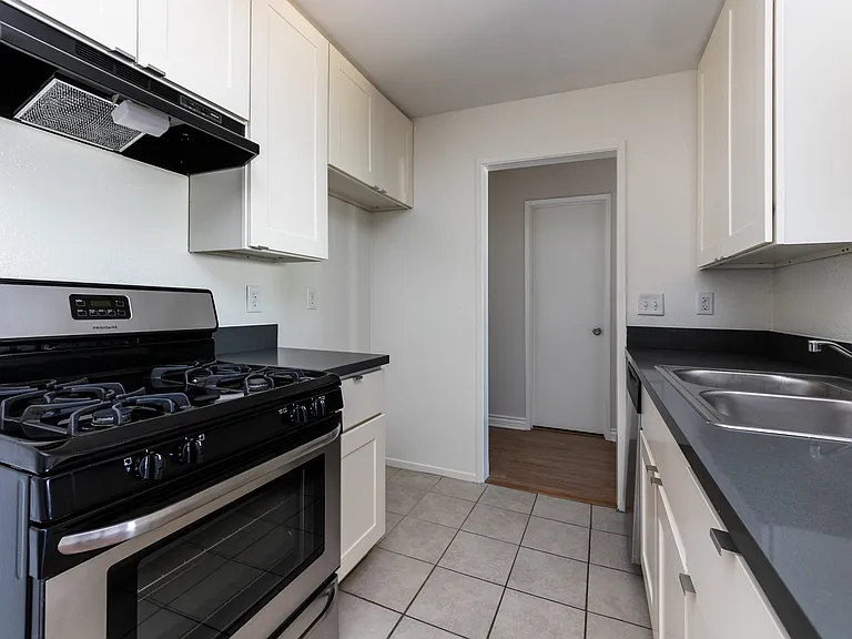 5161 Riverton Ave #104 — Photo 10
