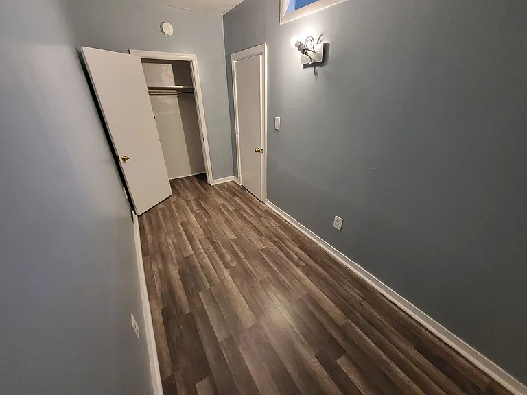 517 N Rose St — Photo 14