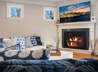 160 Main St, Kennebunkport, ME 04046