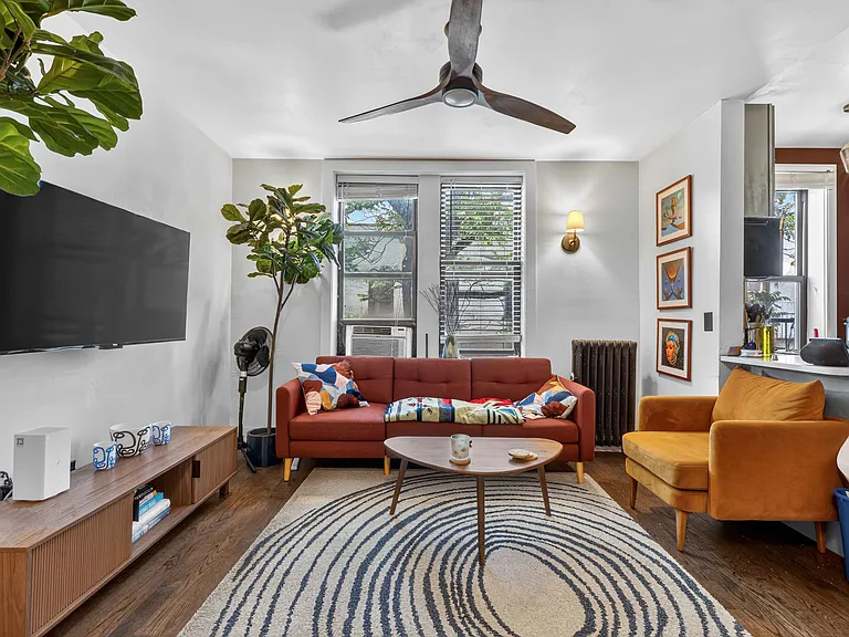 35 Clarkson Ave #4D — Photo 1
