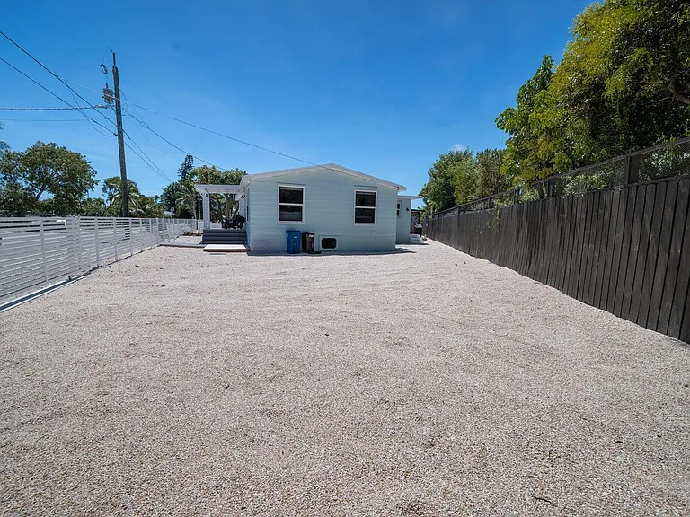 212 Buttonwood Ln — Photo 26